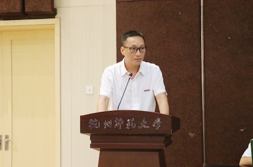 黄色AV党总支书记方小春老师对新生寄语